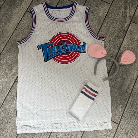 Costume Tune Squad Basketball Bugs Jersey with Accessories Halloween - Picture 1 of 3